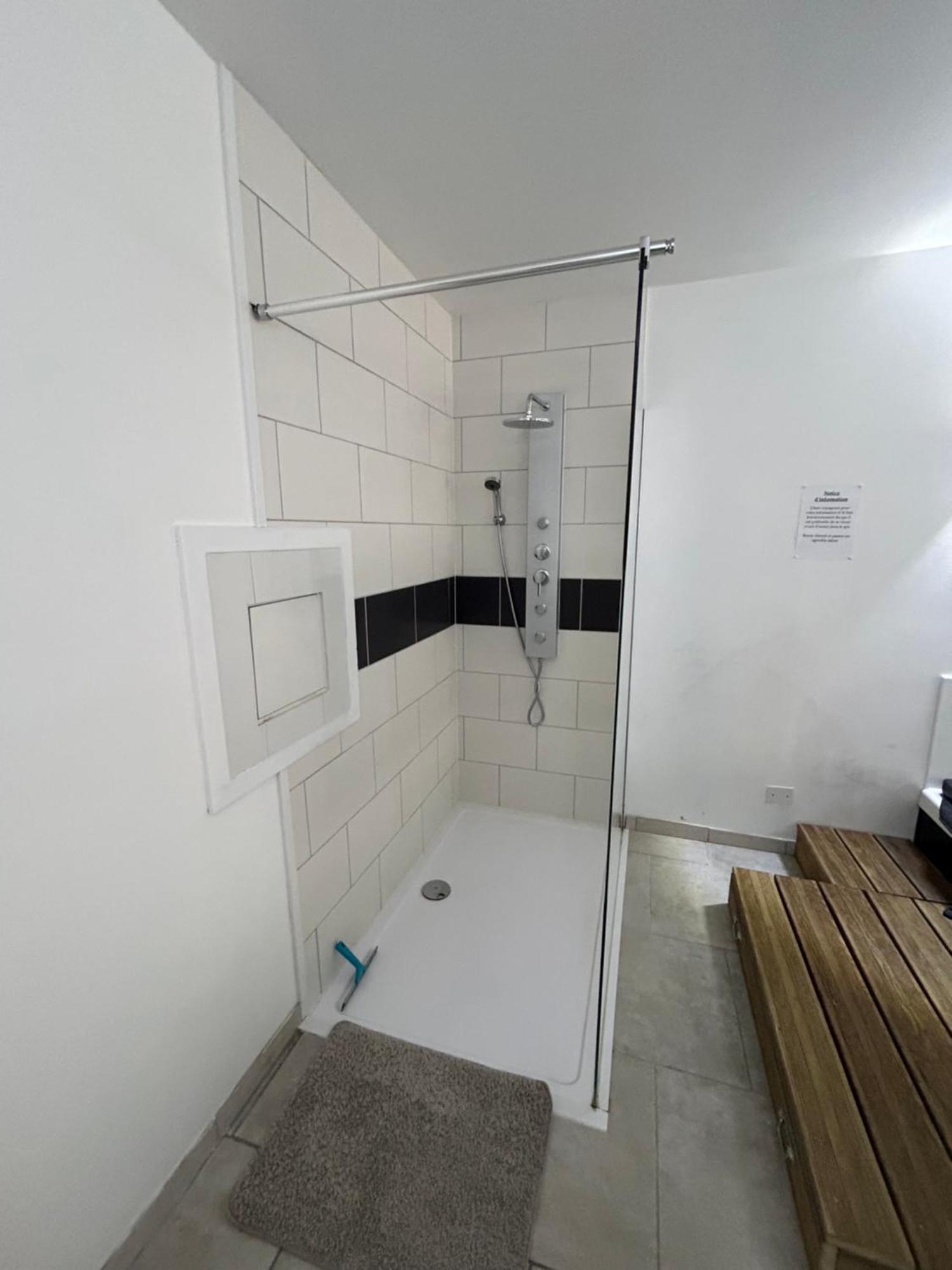 Loft And Spa Les Preaux Luaran gambar