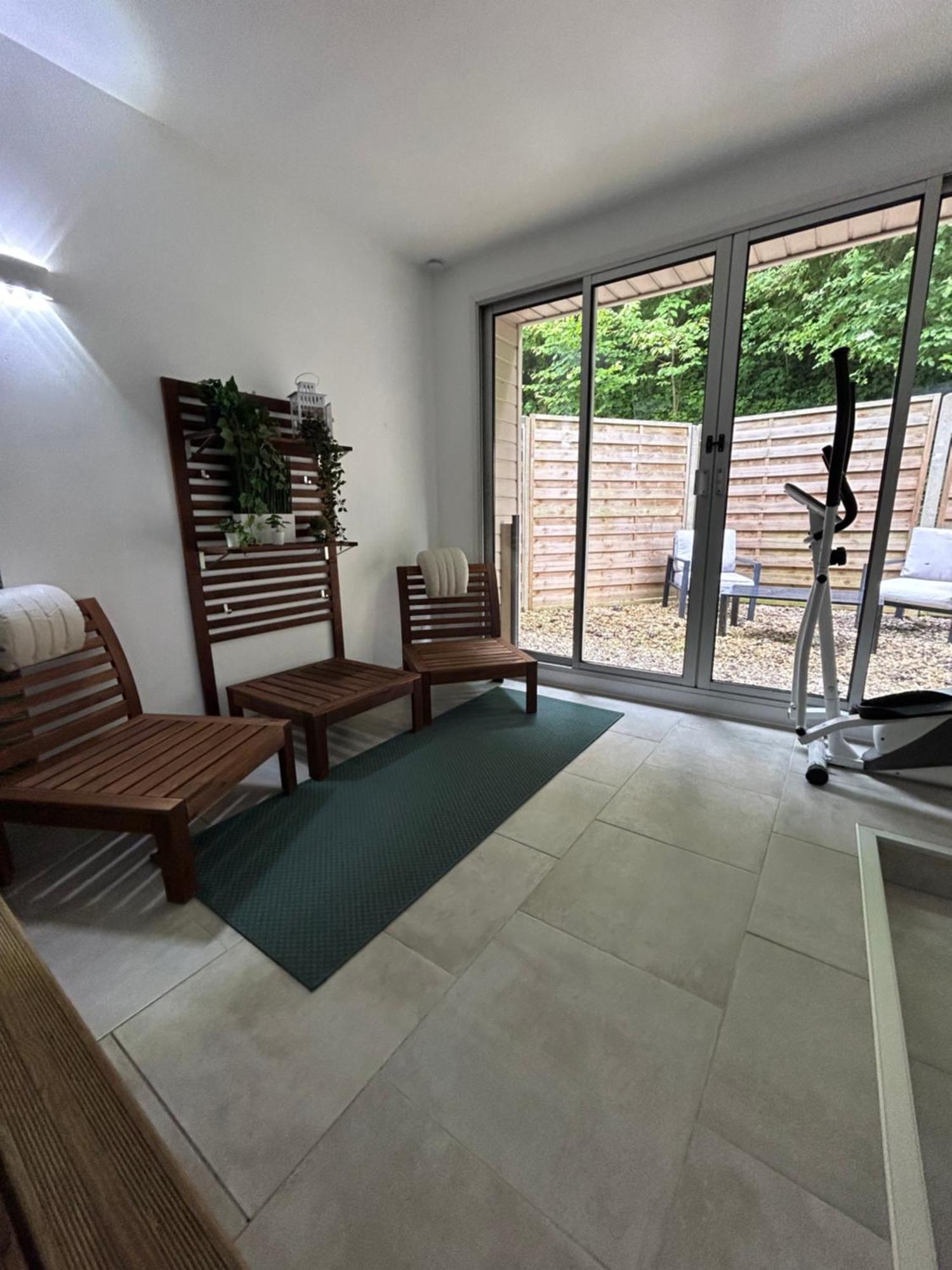Loft And Spa Les Preaux Luaran gambar